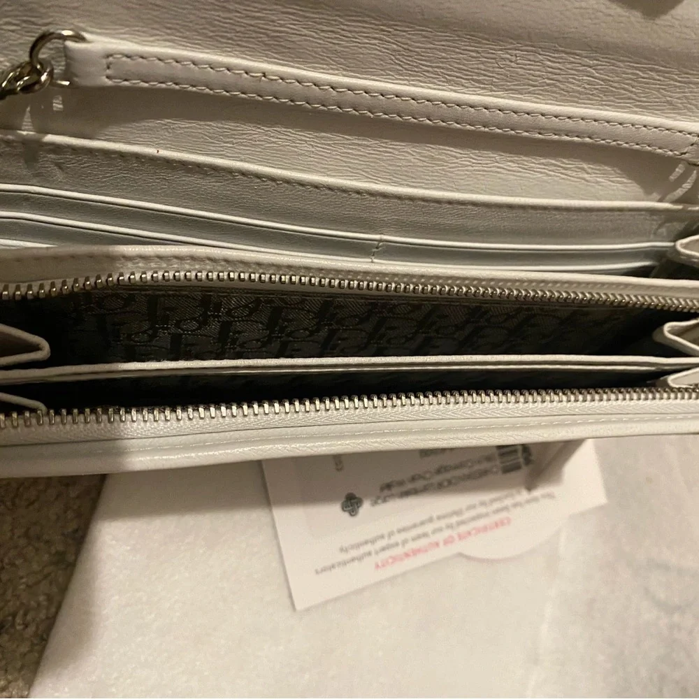 Christian Dior Lambskin Large stirtch Cannage Chain wallet